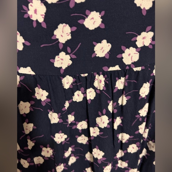 J Crew Tie Neck dress Tiered Dress in Scattered Peony- size medium. - Picture 2 of 9